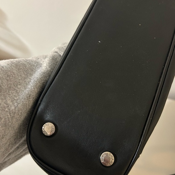 Authentic Vintage Chanel Elegant Black Leather Handbag - Picture 3 of 9